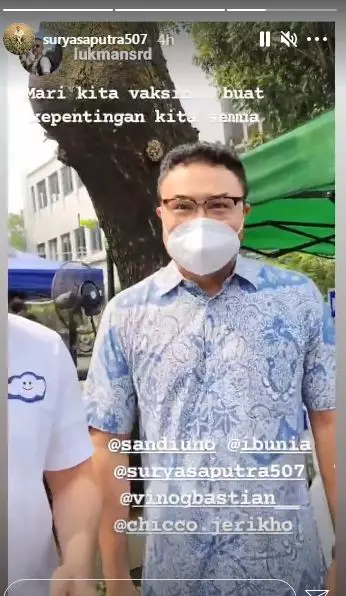 Gaya seleb saat suntik vaksin © berbagai sumber