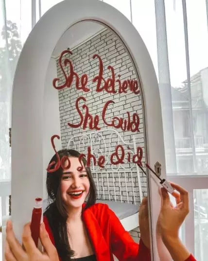 potret Syifa Hadju bermakeup tebal © 2021 brilio.net