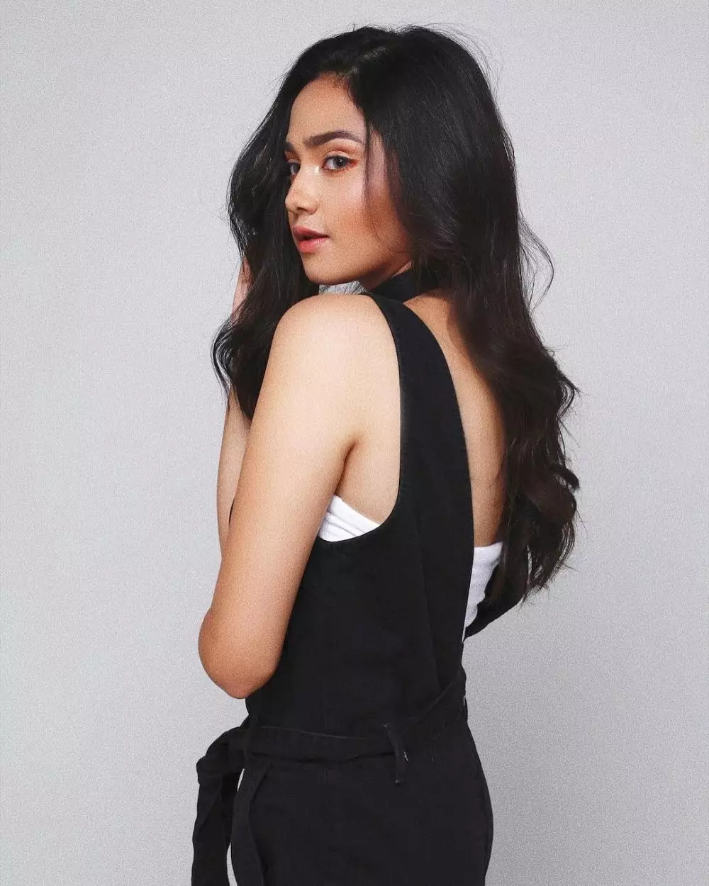 potret Syifa Hadju bermakeup tebal © 2021 brilio.net