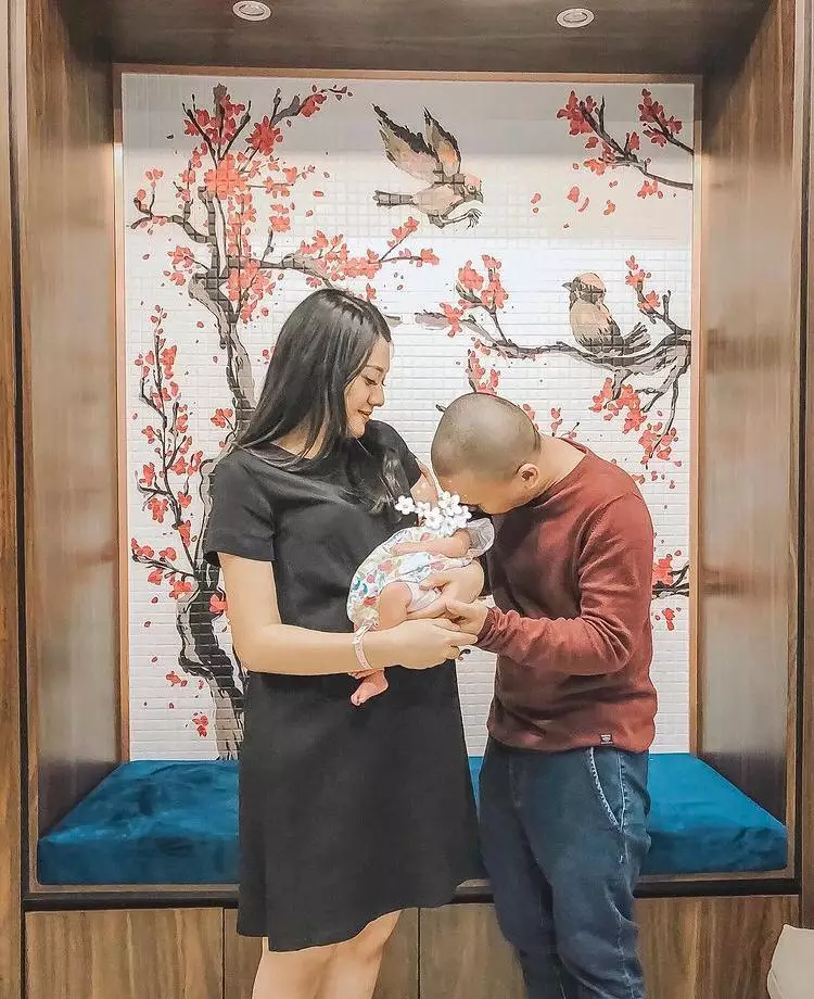 Seleb melahirkan saat Ramadan © berbagai sumber Seleb melahirkan saat Ramadan © berbagai sumber