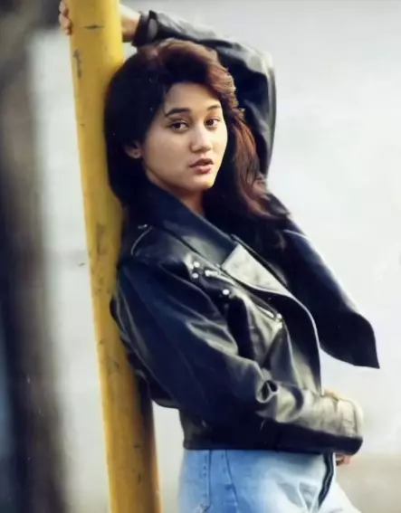 nostalgia gaya outfit Nike Ardila © 2021 brilio.net