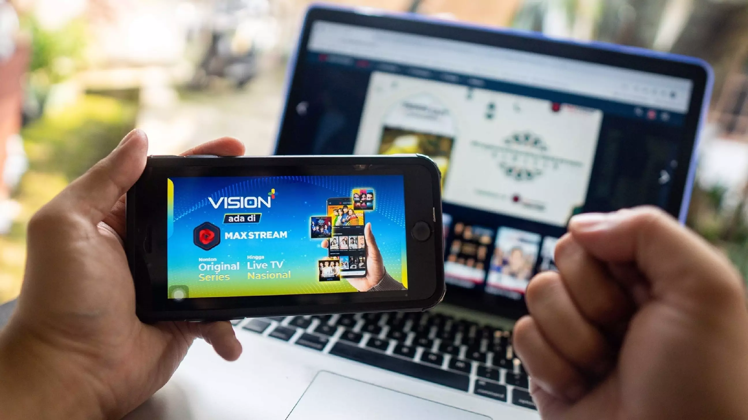 Kolaborasi Telkomsel dan Vision+, nonton konten premium di smartphone