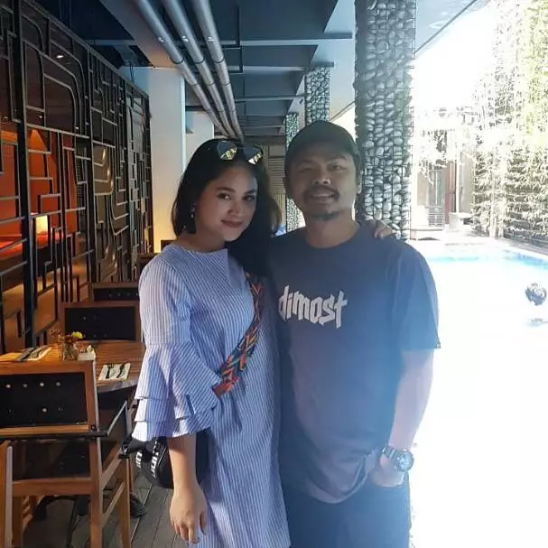 kemesraan Wendy Cagur dan istri © 2021 brilio.net