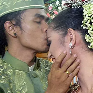 kemesraan Wendy Cagur dan istri © 2021 brilio.net