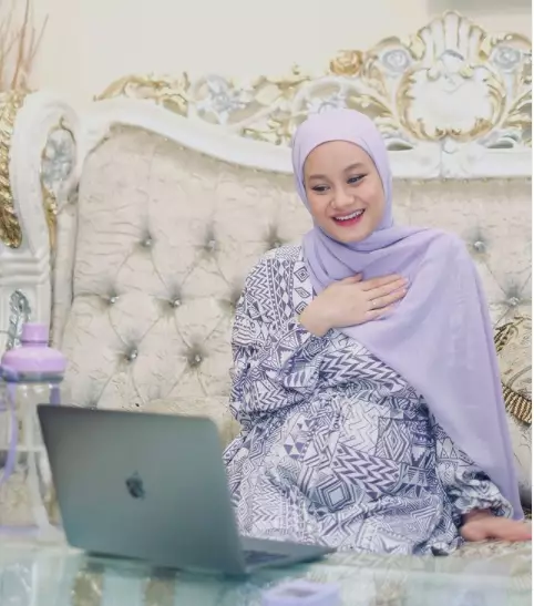 outfit berhijab ibu hamil © 2021 brilio.net outfit berhijab ibu hamil © 2021 brilio.net