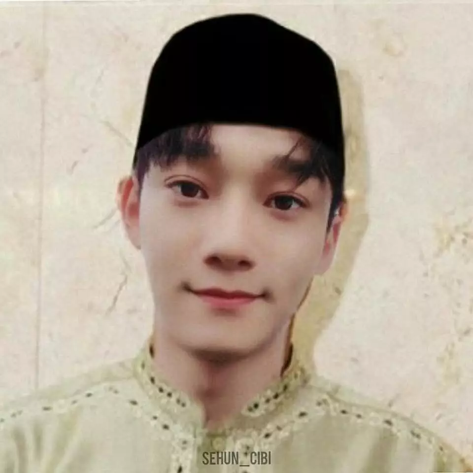 Hasil editan personil Exo outfit tarawih © Instagram/@bucinyaa_exo Hasil editan personil Exo outfit tarawih © Instagram/@bucinyaa_exo