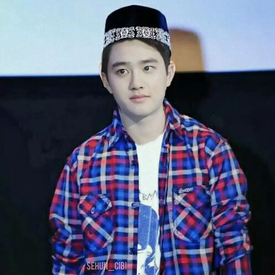 Hasil editan personil Exo outfit tarawih © Instagram/@bucinyaa_exo Hasil editan personil Exo outfit tarawih © Instagram/@bucinyaa_exo