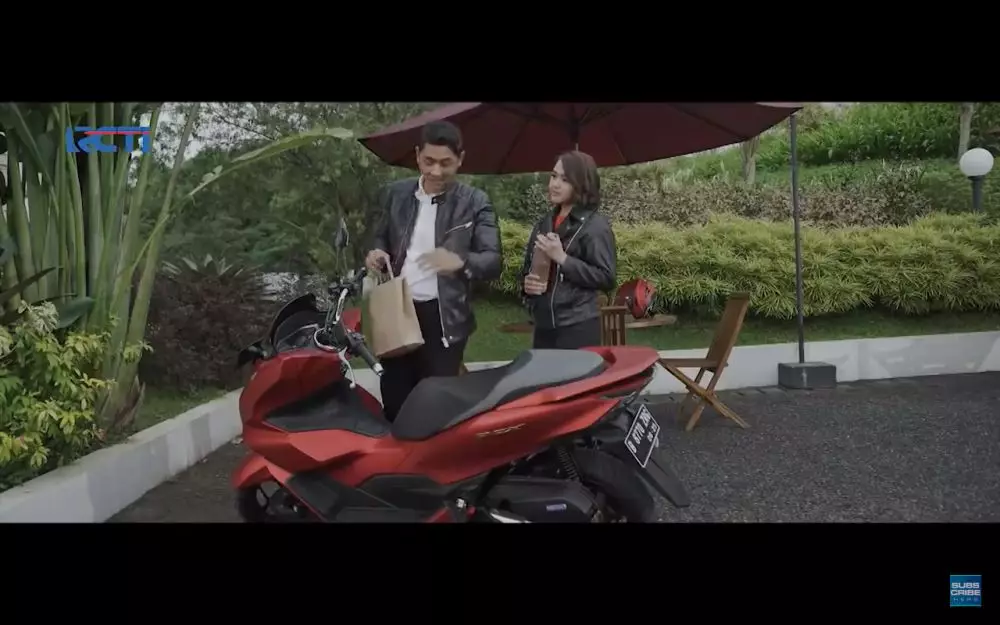 Amanda Manopo & Arya Saloka jadi bintang iklan © 2021 brilio.net Amanda Manopo & Arya Saloka jadi bintang iklan © 2021 brilio.net