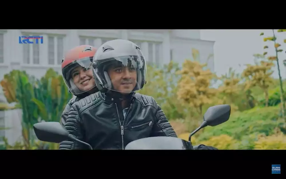 Amanda Manopo & Arya Saloka jadi bintang iklan © 2021 brilio.net Amanda Manopo & Arya Saloka jadi bintang iklan © 2021 brilio.net