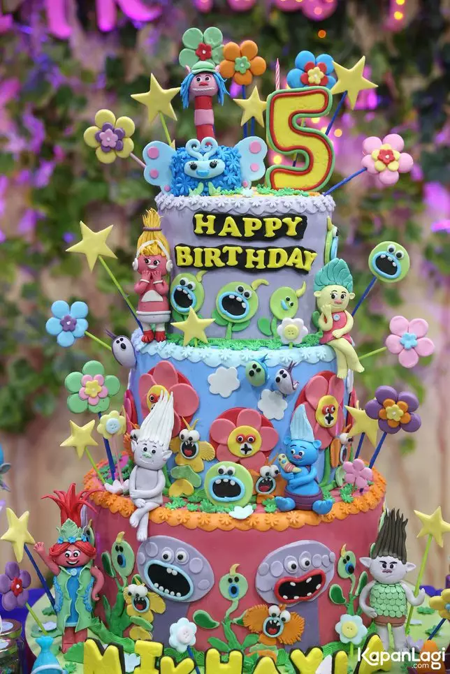 kue ultah keluarga Nia © 2021 brilio.net