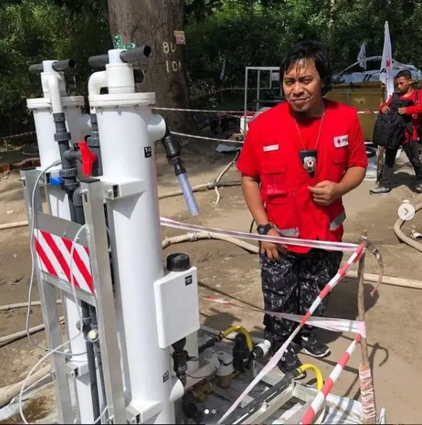 seleb jadi relawan untuk korban bencana alam dari berbagai sumber