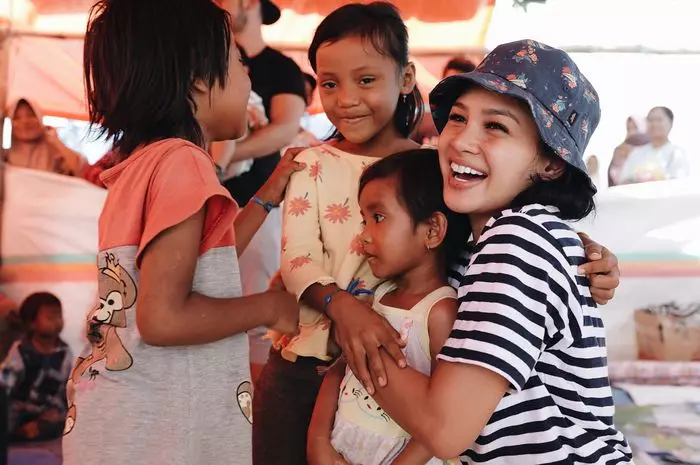 seleb jadi relawan untuk korban bencana alam dari berbagai sumber