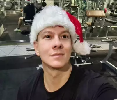 Artis ini pernah belajar lebih dari satu agama © berbagai sumber