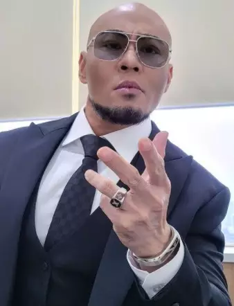 Artis ini pernah belajar lebih dari satu agama © berbagai sumber