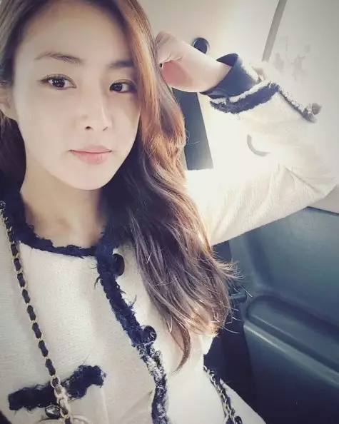 pesona Kang Sora sejak masih muda dari berbagai sumber pesona Kang Sora sejak masih muda dari berbagai sumber