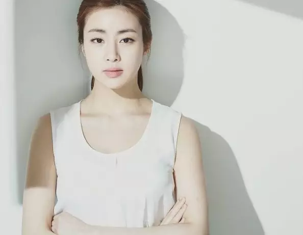 pesona Kang Sora sejak masih muda dari berbagai sumber pesona Kang Sora sejak masih muda dari berbagai sumber