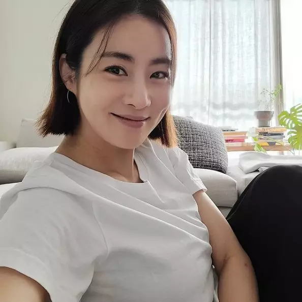 pesona Kang Sora sejak masih muda dari berbagai sumber pesona Kang Sora sejak masih muda dari berbagai sumber