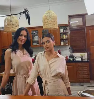 seleb beda keyakinan dengan orang tua © berbagai sumber