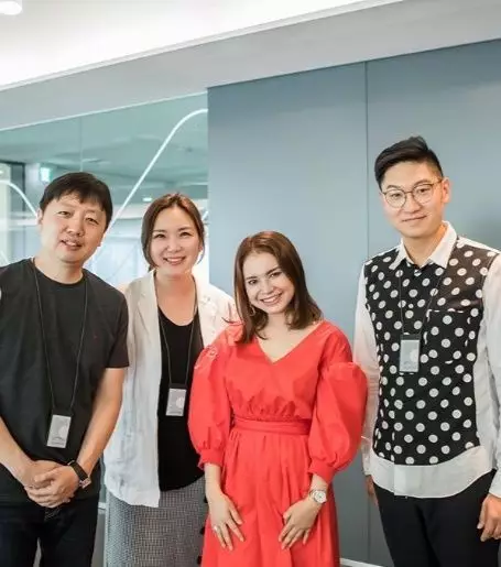 kedekatan seleb dengan tim manajemen © 2021 brilio.net kedekatan seleb dengan tim manajemen © 2021 brilio.net