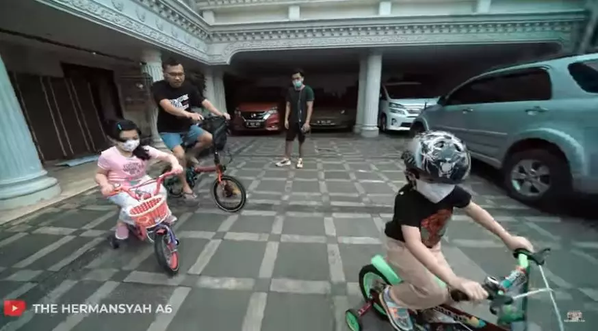 Ashanty pertama buber tanpa Aurel © 2021 brilio.net Ashanty pertama buber tanpa Aurel © 2021 brilio.net