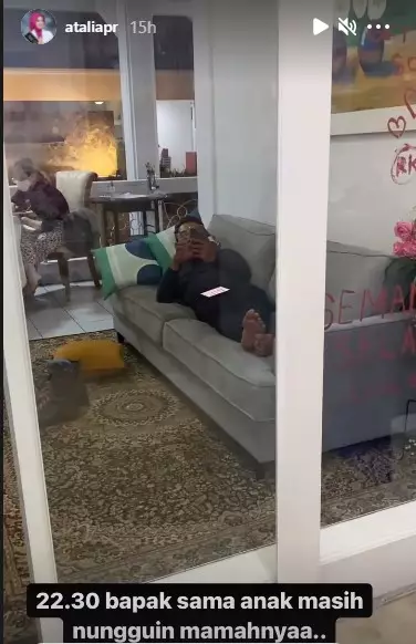 Momen Ridwan Kamil temani istrinya jalani isolasi Covid-19 Instagram/@ataliapr