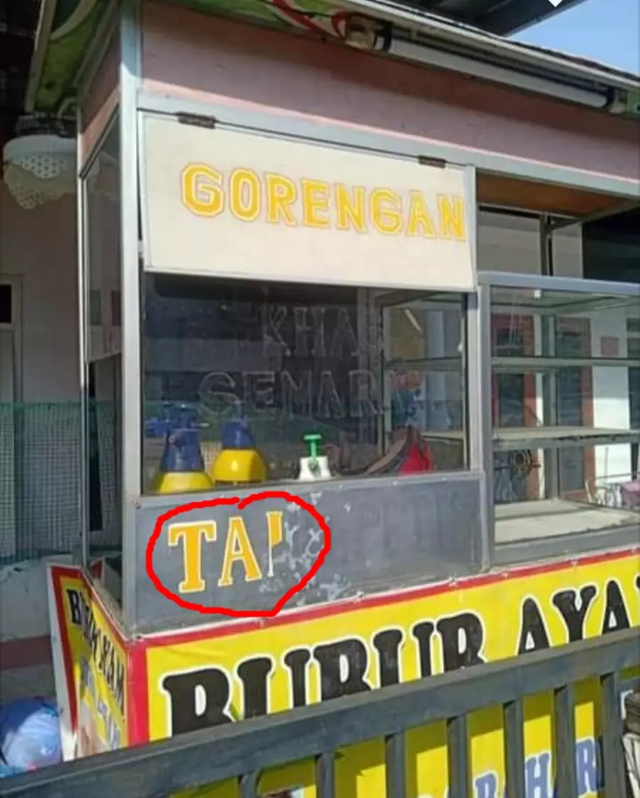 tulisan nanggung di tempat umum © Berbagai Sumber