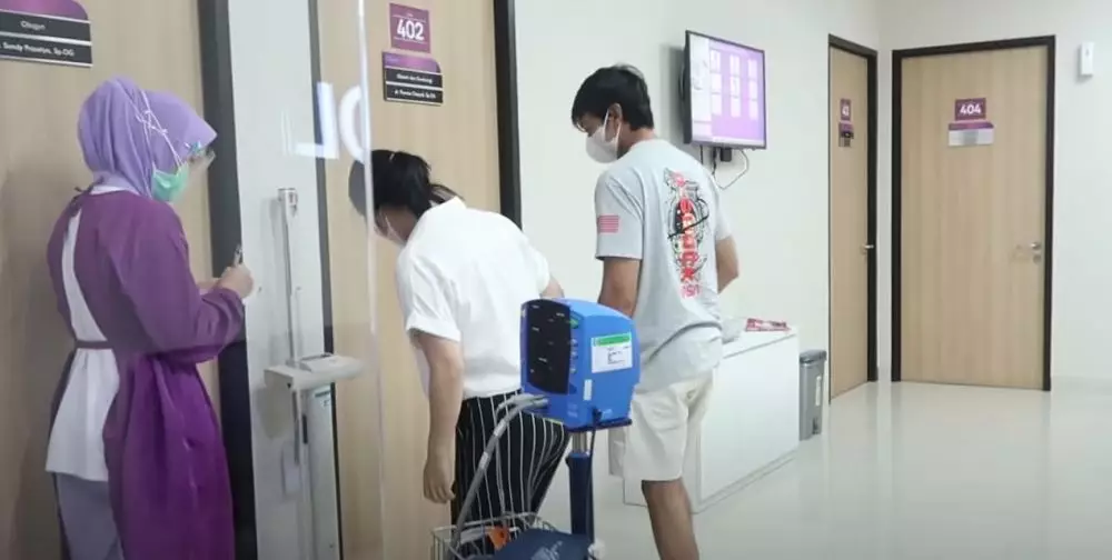 Felicya Angelista dan Caesar Hito menangis lihat USG © 2021 brilio.net YouTube