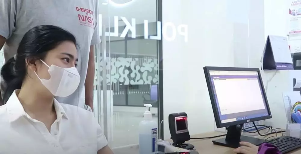 Felicya Angelista dan Caesar Hito menangis lihat USG © 2021 brilio.net YouTube