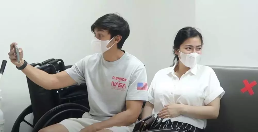 Felicya Angelista dan Caesar Hito menangis lihat USG © 2021 brilio.net YouTube