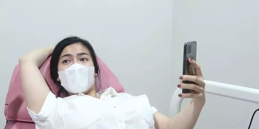 Felicya Angelista dan Caesar Hito menangis lihat USG © 2021 brilio.net YouTube