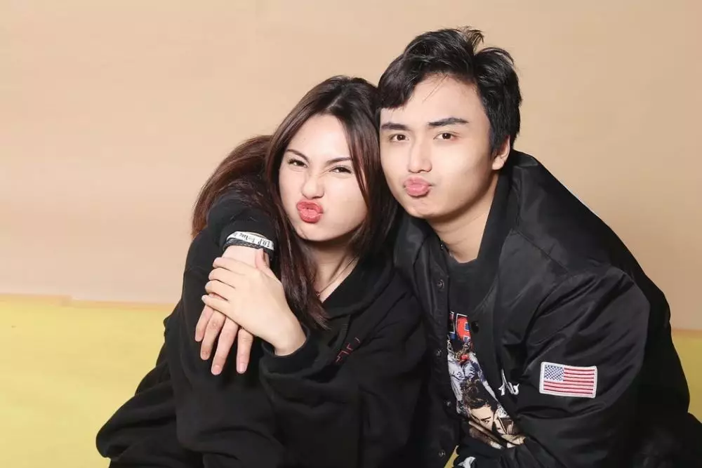 pemotretan leon dozan bareng pacar © Instagram