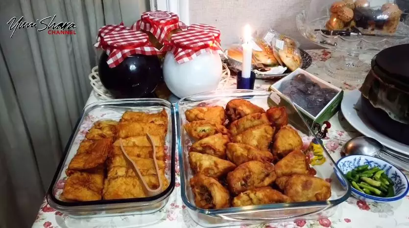 momen yuni shara buka puasa dengan keluarga besar © YouTube
