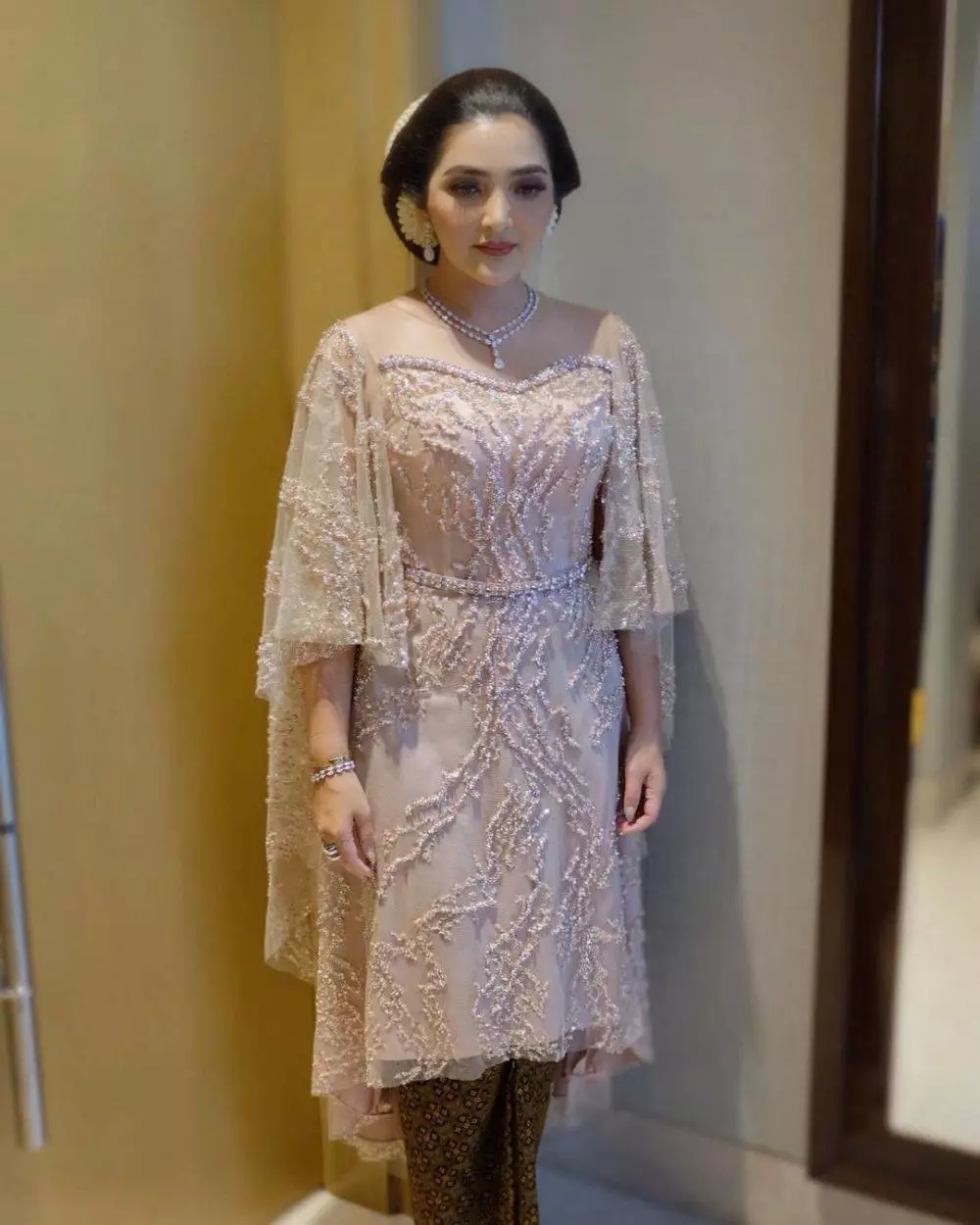 beda gaya ashanty dan krisdayanti pakai kebaya © instagram beda gaya ashanty dan krisdayanti pakai kebaya © instagram