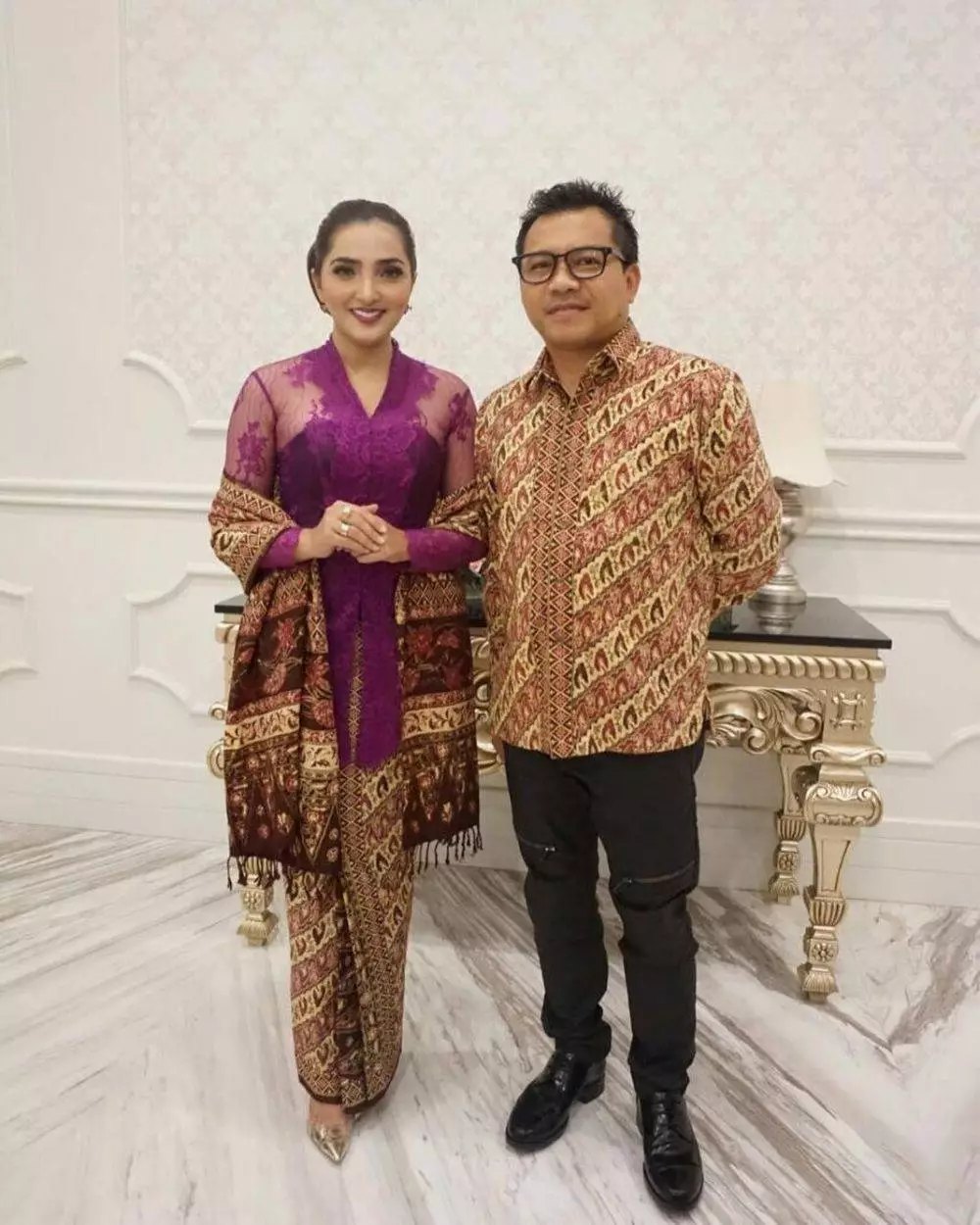 beda gaya ashanty dan krisdayanti pakai kebaya © instagram beda gaya ashanty dan krisdayanti pakai kebaya © instagram