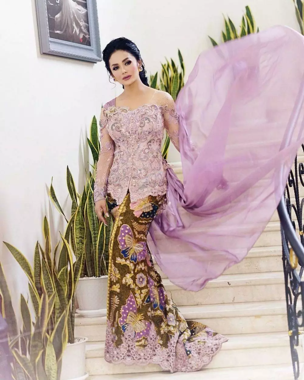 beda gaya ashanty dan krisdayanti pakai kebaya © instagram beda gaya ashanty dan krisdayanti pakai kebaya © instagram