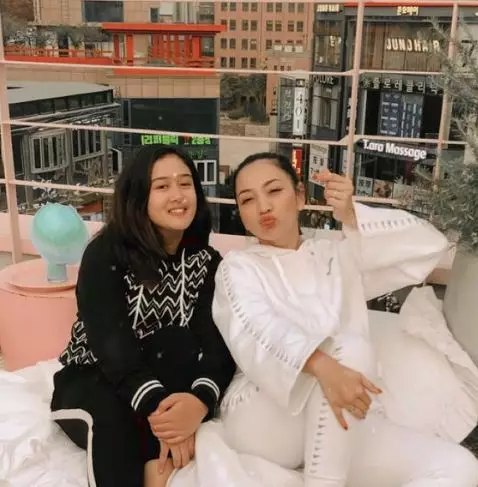 Momen kompak Hesti Purwadinata © berbagai sumber Momen kompak Hesti Purwadinata © berbagai sumber