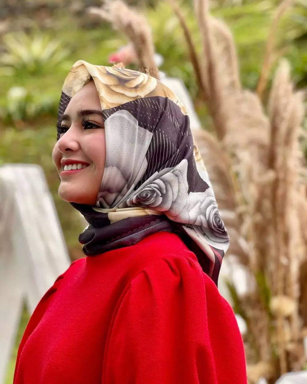 Amanda Manopo dan Glenca Chysara berhijab © 2021 brilio.net