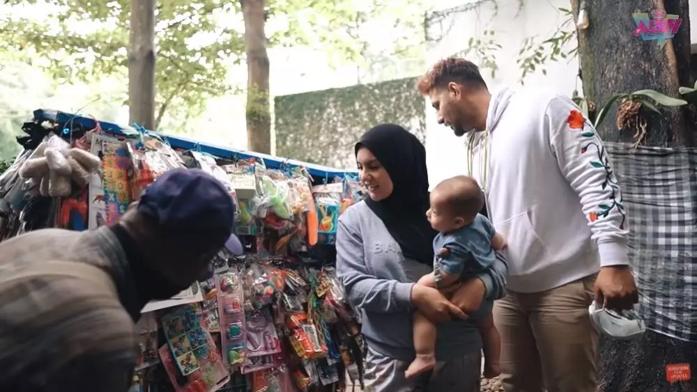 Ammar Zoni borong mainan © YouTube