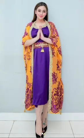 Potret Celine Evangelista pakai kaftan © Instagram/@celine_evangelista