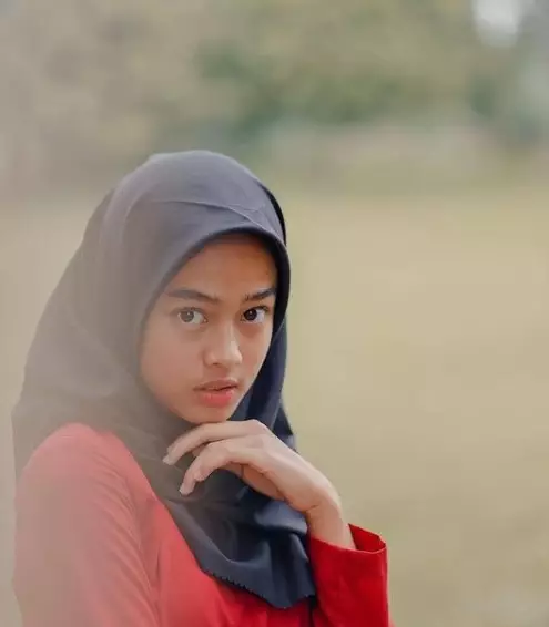 Potret Pemain Dari Jendela SMP Pakai Hijab dari berbagai sumber