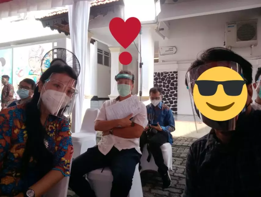 Cerita Nicholas Saputra tetap antre saat vaksin dari berbagai sumber Cerita Nicholas Saputra tetap antre saat vaksin dari berbagai sumber