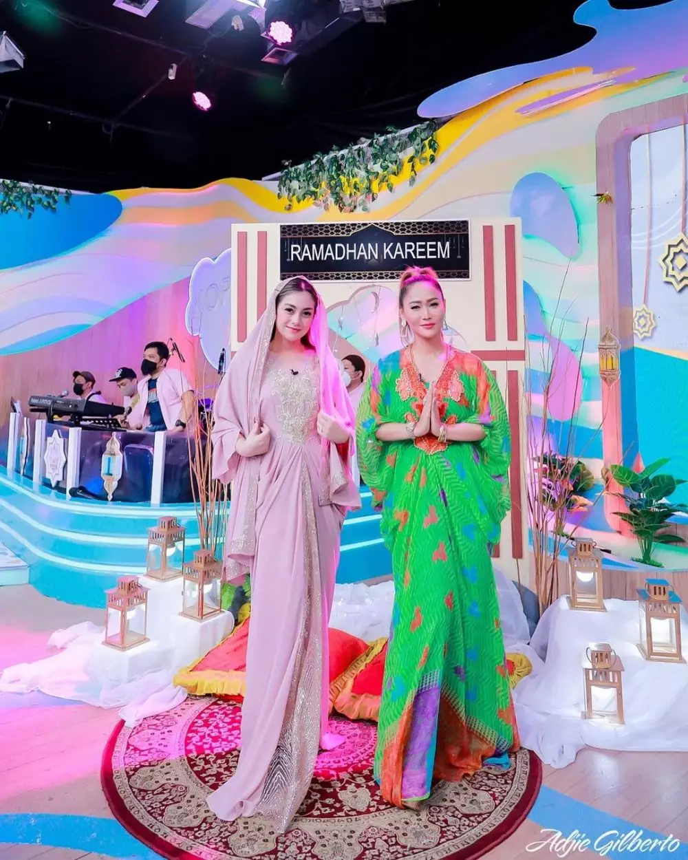 Celine Evangelista syuting acara Ramadan © 2021 brilio.net Instagram Celine Evangelista syuting acara Ramadan © 2021 brilio.net Instagram