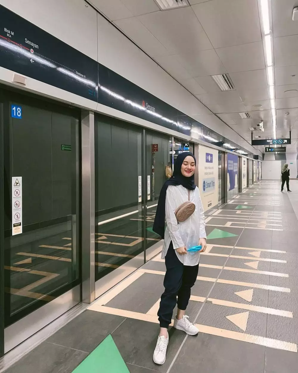 Beda gaya Lesty Kejora dan Dinda Hauw © 2021 brilio.net