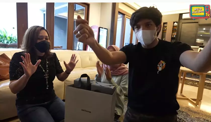 Momen Maia berkunjung ke rumah Atta & Aurel YouTube MAIA ALELDUL TV Momen Maia berkunjung ke rumah Atta & Aurel YouTube MAIA ALELDUL TV