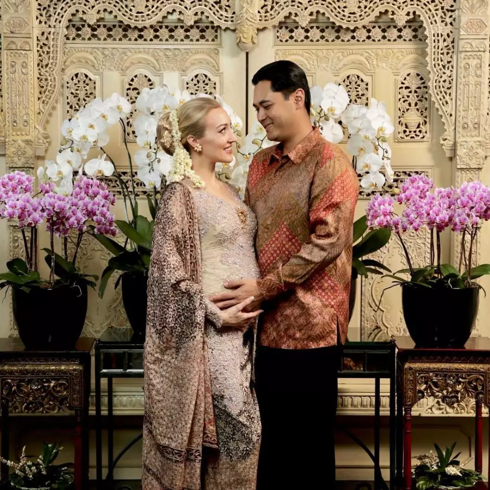 7 istri bule pakai kebaya © Instagram