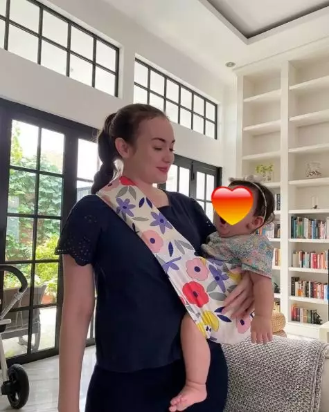 potret riantic ketika momong anak Instagram potret riantic ketika momong anak Instagram