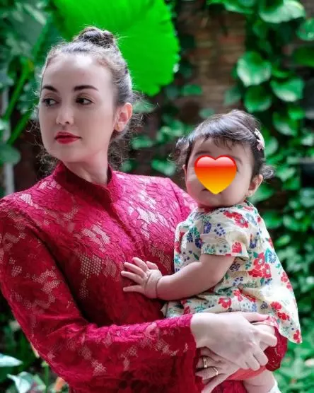 potret riantic ketika momong anak Instagram potret riantic ketika momong anak Instagram