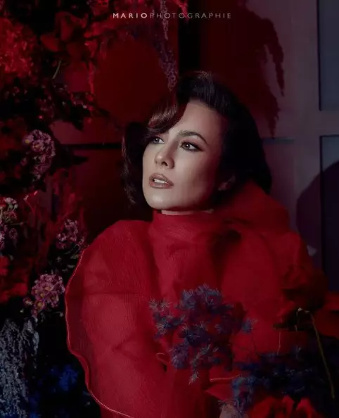 Pemotretan Wulan Guritno bertema klasik dari berbagai sumber