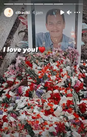 potret pemakaman ayah citra kirana © 2021 brilio.net