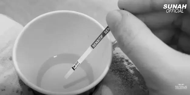 Momen Nathalie Holscher cek kandungan © YouTube Momen Nathalie Holscher cek kandungan © YouTube